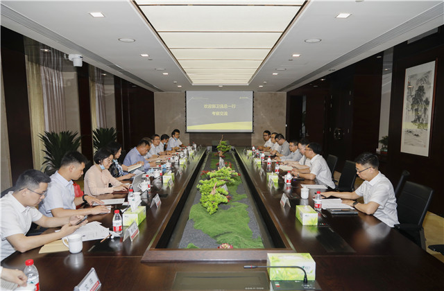 河南建業(yè)筑友集團郭衛(wèi)強總裁一行到訪交流學習