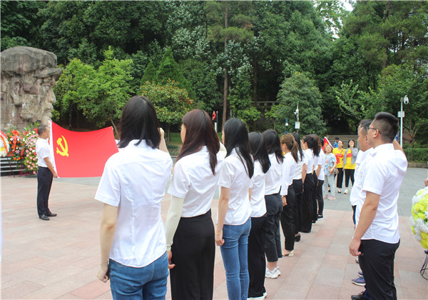 共筑百年夢(mèng)、轉(zhuǎn)型創(chuàng)未來(lái) ——中天八建開(kāi)展慶祝建黨100周年黨員活動(dòng)