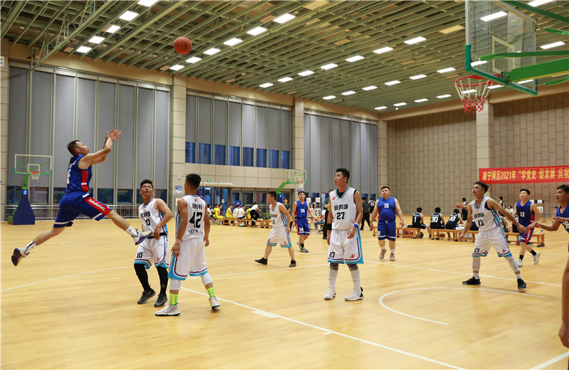 2021年6月，第七屆“安全杯”籃球聯(lián)賽在中天八建內(nèi)部展開，精準(zhǔn)的投籃、焦灼的對抗，披上戰(zhàn)服，用熱情戰(zhàn)勝酷暑，用實(shí)力征服中天同仁！