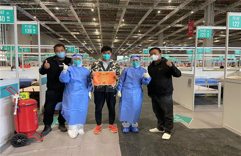 中天三建外高橋項(xiàng)目部生產(chǎn)經(jīng)理程偉、生產(chǎn)經(jīng)理王應(yīng)群、棟號(hào)長(zhǎng)劉江，因吃苦耐勞、任勞任怨，被“四葉草”方艙醫(yī)院評(píng)為“最美志愿者”。