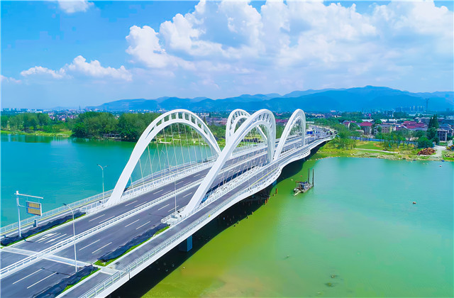 交通集團北支江過江通道工程喜獲“中國市政工程最高質量水平評價工程獎”