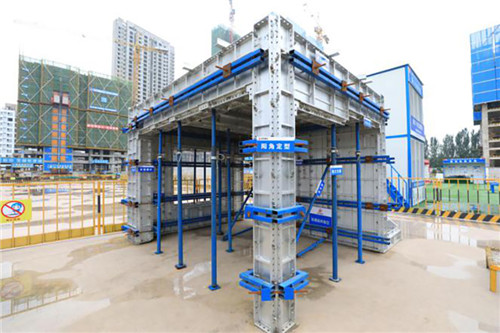 1586850411780145G4EF.jpg 3 組合鋁合金模板施工技術(shù).jpg